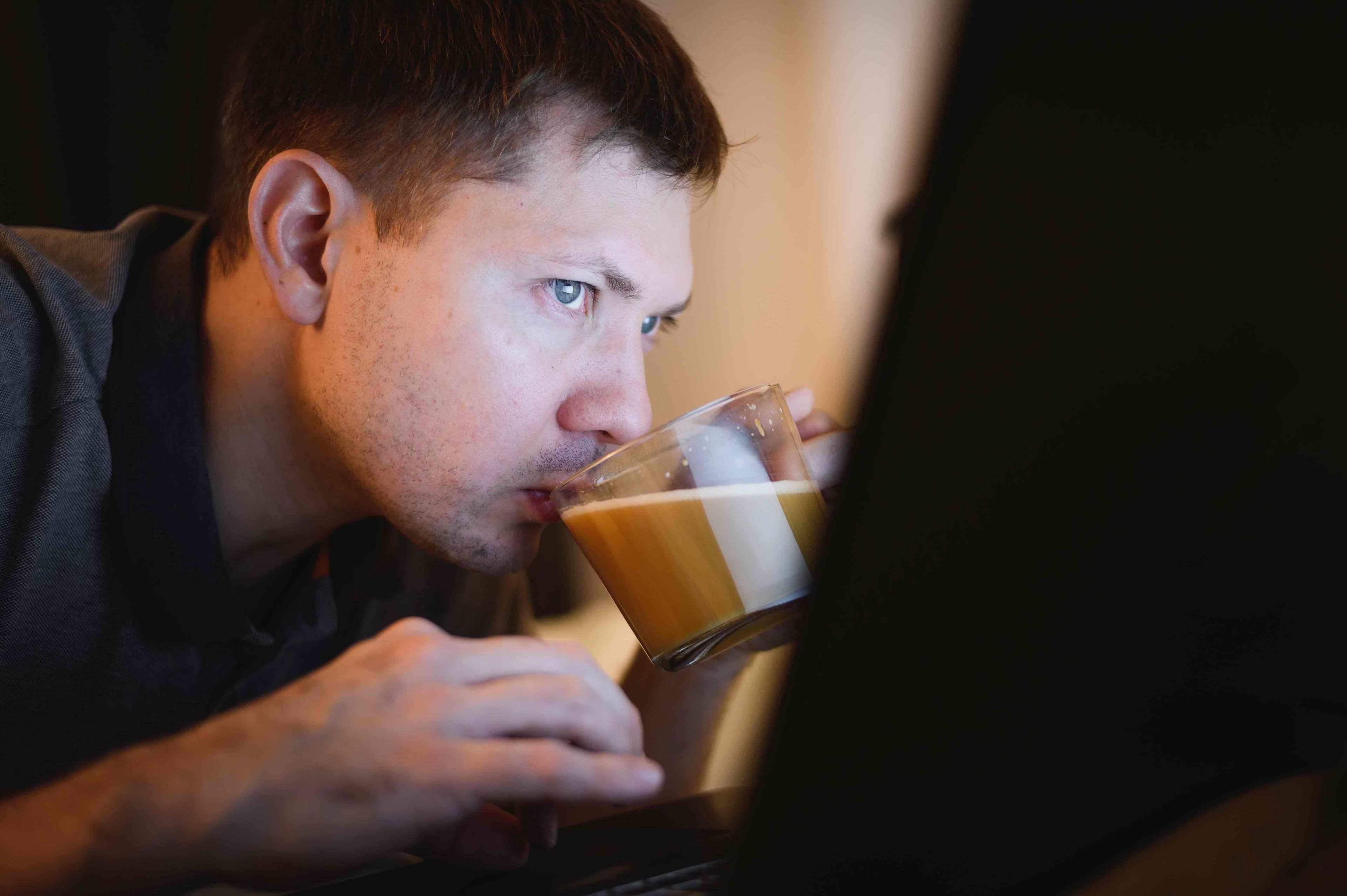 Зависимость от кофе: почему она появляется и насколько опасна?