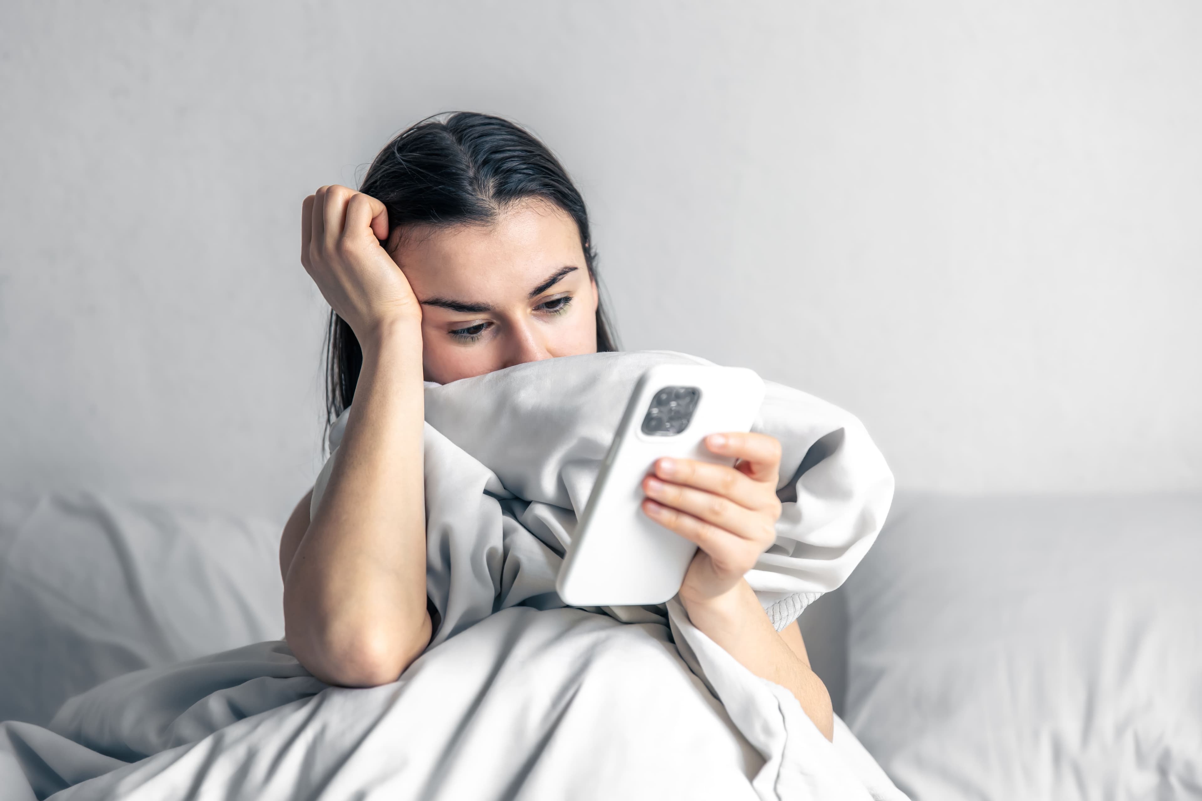 FOMO: что это, признаки и как справиться с синдромом упущенной выгоды